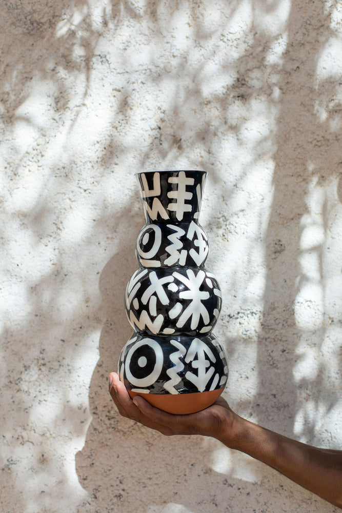 Vase no. 3 Ama- black